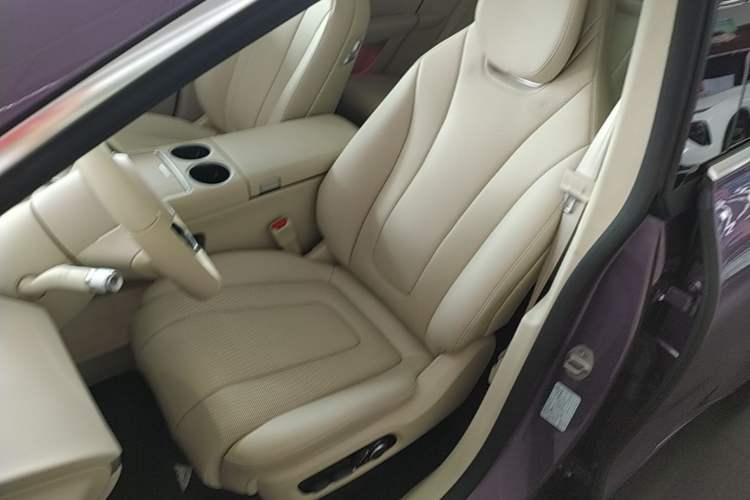 Used Hima Luxeed R7 2025 Range-Extended Version 251 km Max Left Front Seat