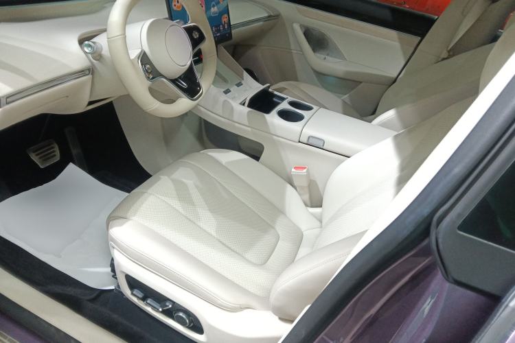 Used Hima Luxeed R7 2025 Range-Extended Version 251 km Max Left Front Seat