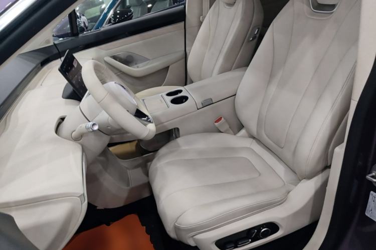 Used Hima Luxeed R7 2025 Range-Extended Version 251 km Max Left Front Seat