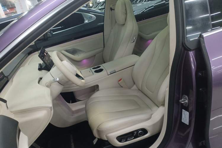 Used Hima Luxeed R7 2025 Range-Extended Version 251 km Max Left Front Seat