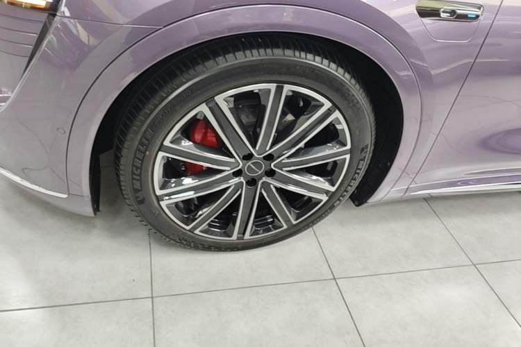 Used Hima Luxeed R7 2025 Extended-Range 331km Ultra Left Front Wheel Hub