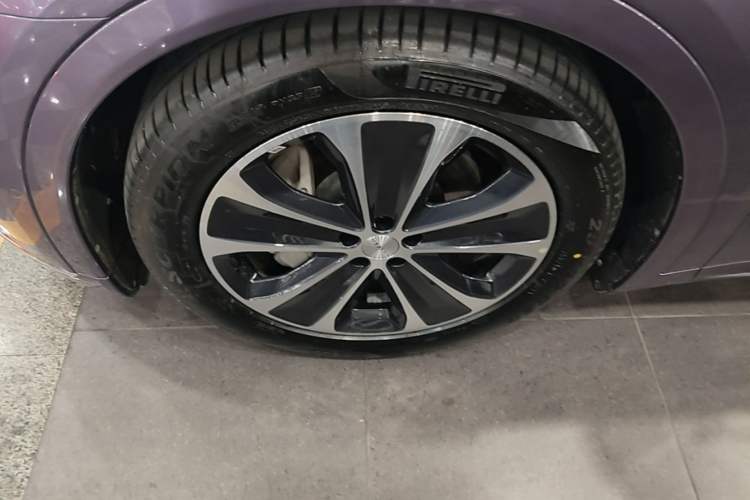 Used Hima Luxeed R7 2025 Range-Extended Version 251 km Max Left Front Wheel Hub
