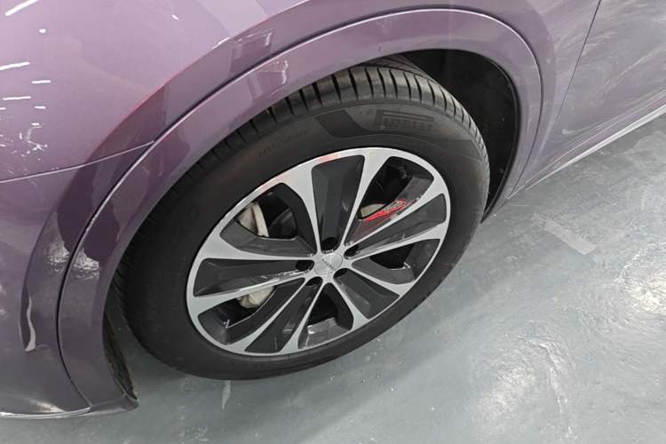 Used Hima Luxeed R7 2025 Range-Extended Version 251 km Max Left Front Wheel Hub