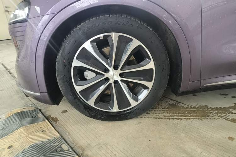 Used Hima Luxeed R7 2025 Range-Extended Version 251 km Max Left Front Wheel Hub