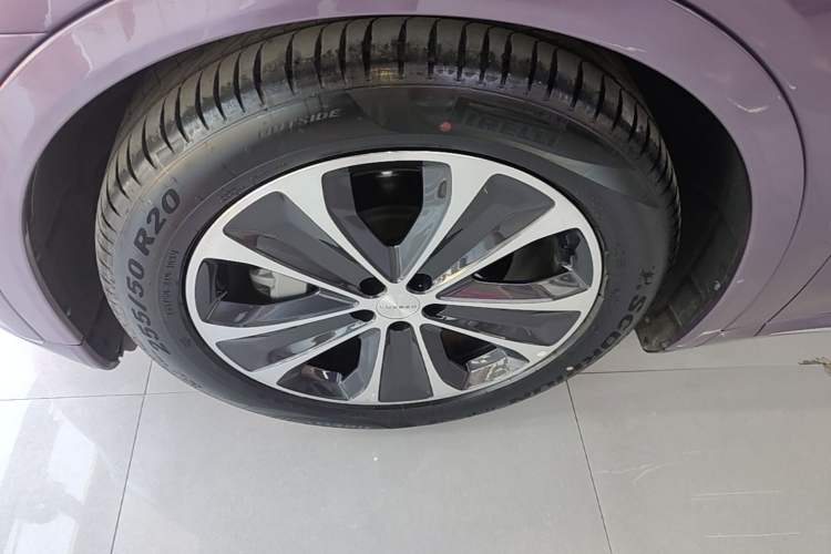 Used Hima Luxeed R7 2025 Range-Extended Version 251 km Max Left Front Wheel Hub