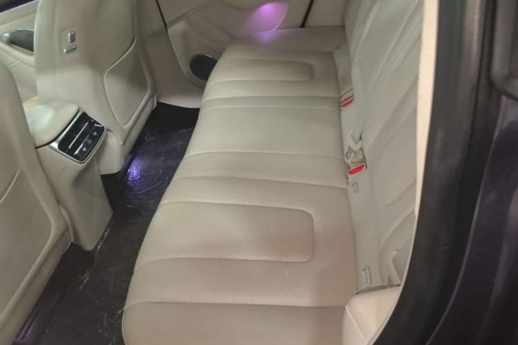 Used Hima Luxeed R7 2025 Range-Extended Version 251 km Max Left Rear Seat