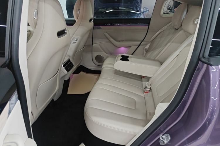 Used Hima Luxeed R7 2025 Range-Extended Version 251 km Max Left Rear Seat