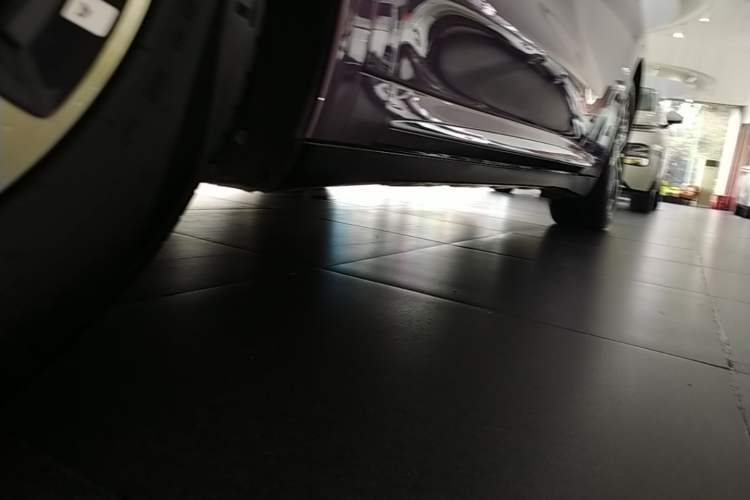 Used Hima Luxeed R7 2025 Range-Extended Version 251 km Max Left Side Sill