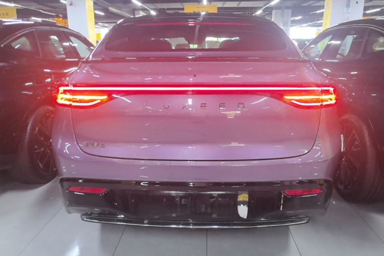Used Hima Luxeed R7 2025 Range-Extended Version 251 km Max Rear