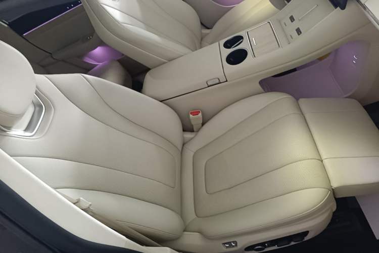 Used Hima Luxeed R7 2025 Extended-Range 331km Ultra Right Front Seat