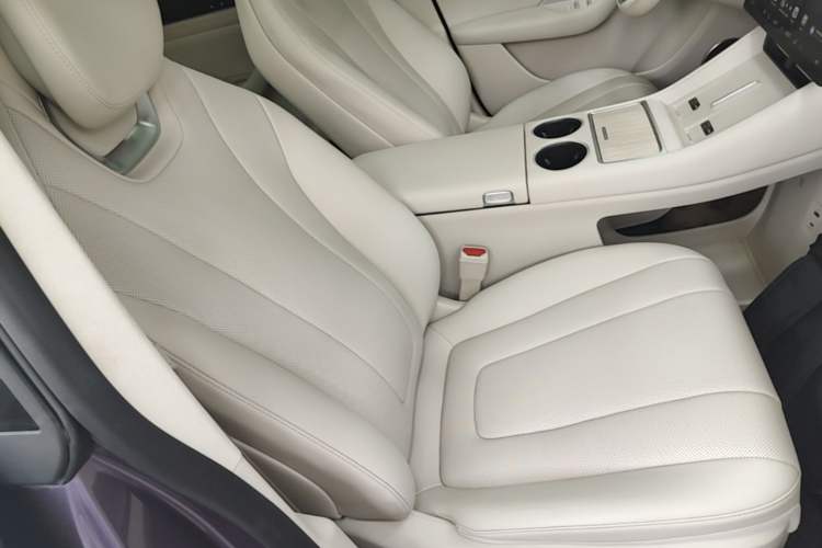 Used Hima Luxeed R7 2025 Extended-Range 331km Ultra Right Front Seat