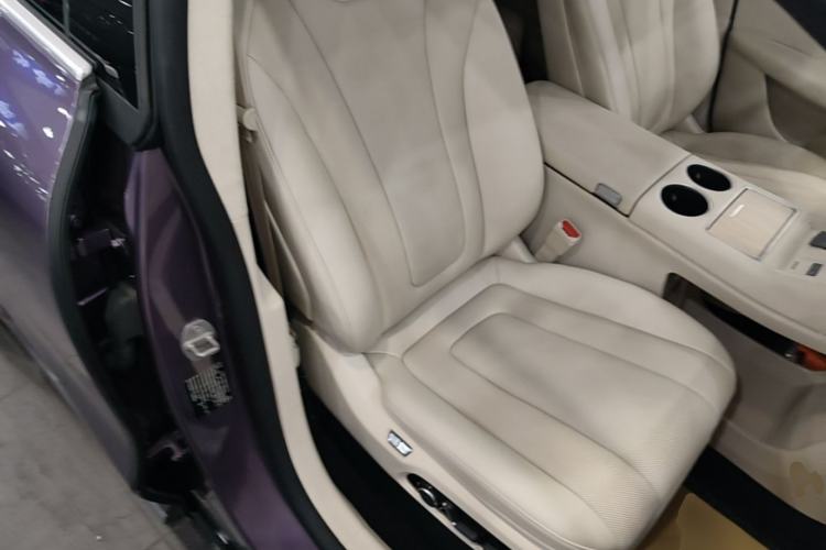 Used Hima Luxeed R7 2025 Range-Extended Version 251 km Max Right Front Seat