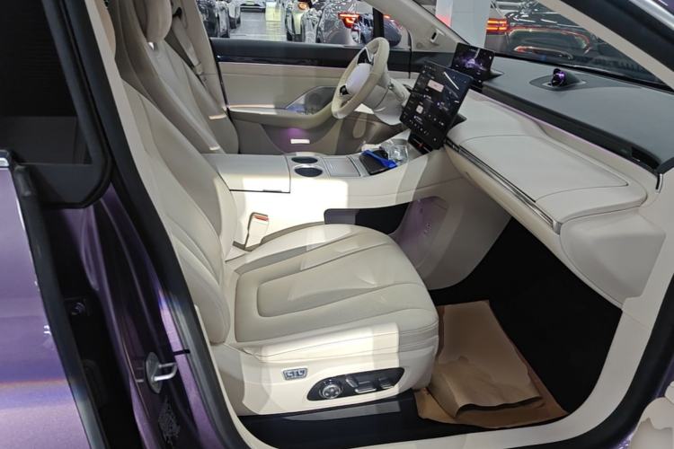 Used Hima Luxeed R7 2025 Range-Extended Version 251 km Max Right Front Seat