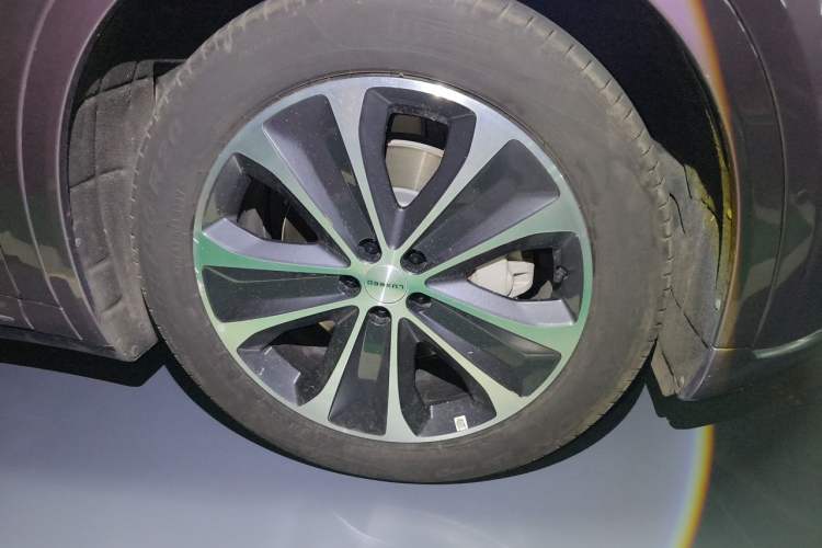 Used Hima Luxeed R7 2025 Range-Extended Version 251 km Max Right Front Wheel Hub