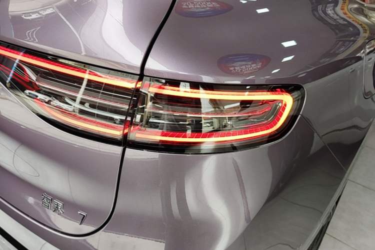 Used Hima Luxeed R7 2025 Extended-Range 331km Ultra Right Rear Taillight