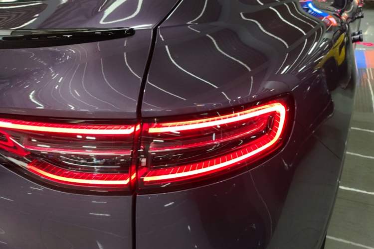 Used Hima Luxeed R7 2025 Extended-Range 331km Ultra Right Rear Taillight