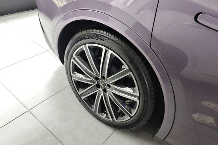 Used Hima Luxeed R7 2025 Extended-Range 331km Ultra Right Rear Wheel Hub