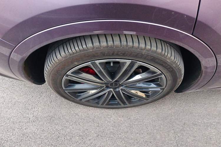 Used Hima Luxeed R7 2025 Extended-Range 331km Ultra Right Rear Wheel Hub