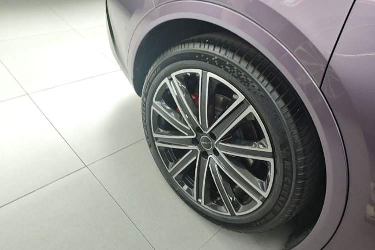 Used Hima Luxeed R7 2025 Extended-Range 331km Ultra Right Rear Wheel Hub
