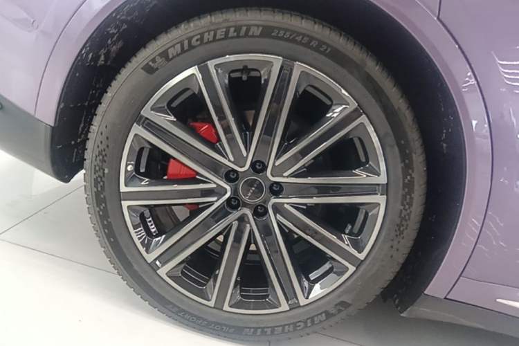 Used Hima Luxeed R7 2025 Extended-Range 331km Ultra Right Rear Wheel Hub