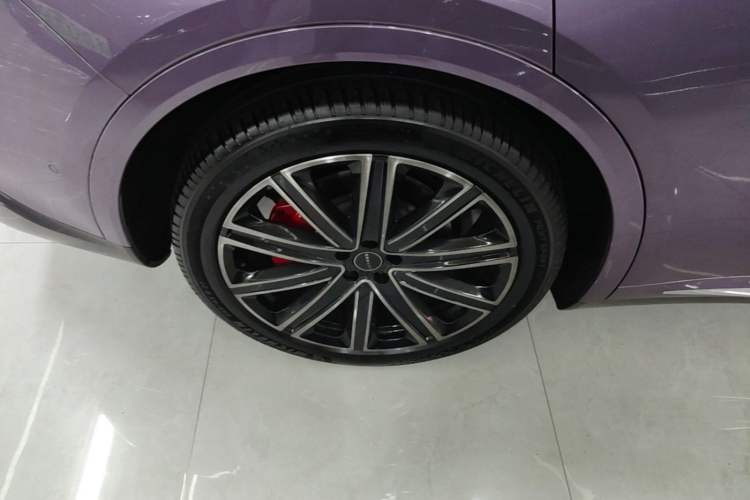 Used Hima Luxeed R7 2025 Extended-Range 331km Ultra Right Rear Wheel Hub