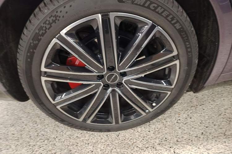 Used Hima Luxeed R7 2025 Extended-Range 331km Ultra Right Rear Wheel Hub