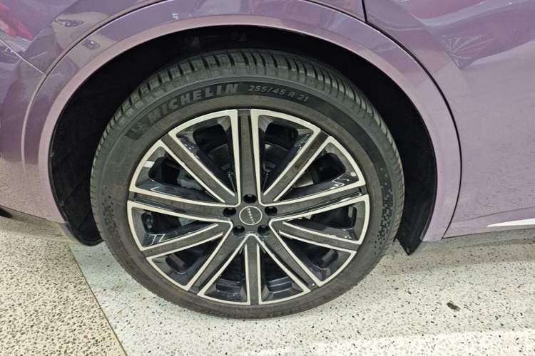 Used Hima Luxeed R7 2025 Range-Extended Version 251 km Max Right Rear Wheel Hub