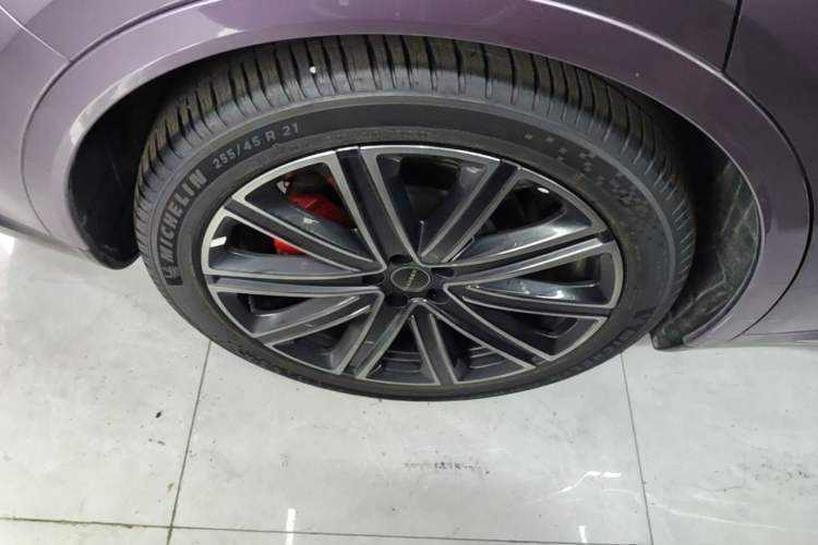 Used Hima Luxeed R7 2025 Extended-Range 331km Ultra Right Rear Wheel Hub