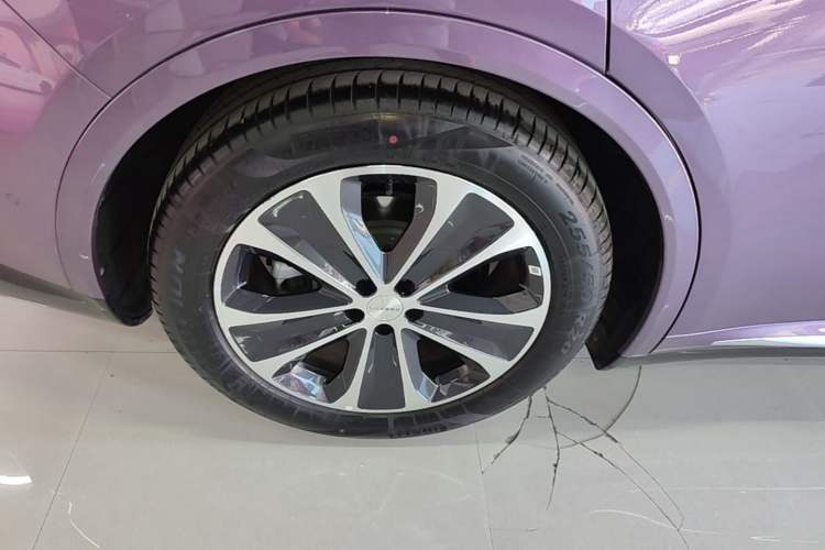 Used Hima Luxeed R7 2025 Range-Extended Version 251 km Max Right Rear Wheel Hub
