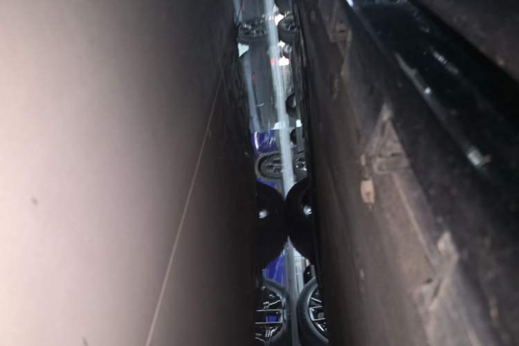 Used Hima Luxeed R7 2025 Range-Extended Version 251 km Max Right Side Sill