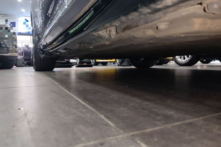 Used Hima Luxeed R7 2025 Range-Extended Version 251 km Max Right Side Sill