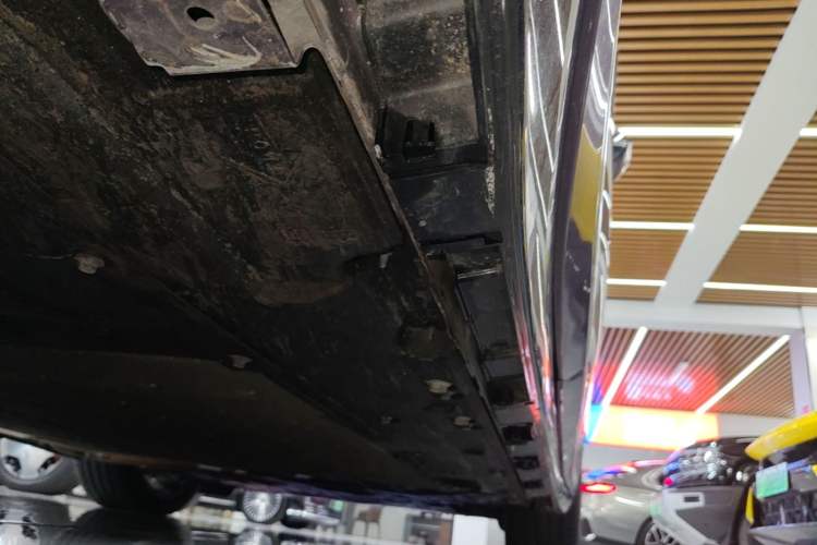 Used Hima Luxeed R7 2025 Extended-Range 331km Ultra Right Side Sill