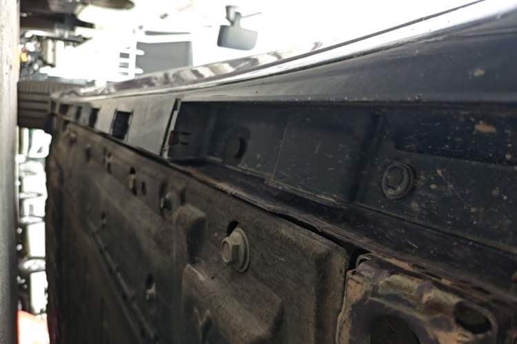 Used Hima Luxeed R7 2025 Extended-Range 331km Ultra Right Side Sill