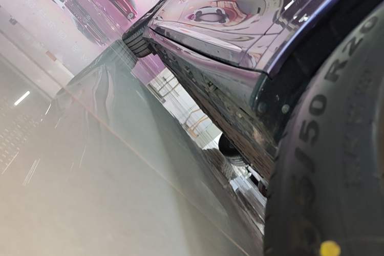 Used Hima Luxeed R7 2025 Range-Extended Version 251 km Max Right Side Sill