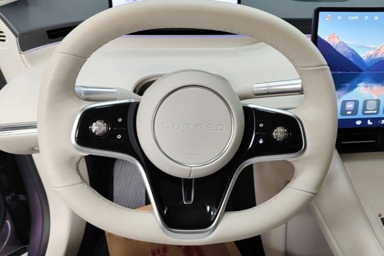 Used Hima Luxeed R7 2025 Extended-Range 331km Ultra Steering Wheel
