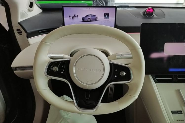 Used Hima Luxeed R7 2025 Range-Extended Version 251 km Max Steering Wheel