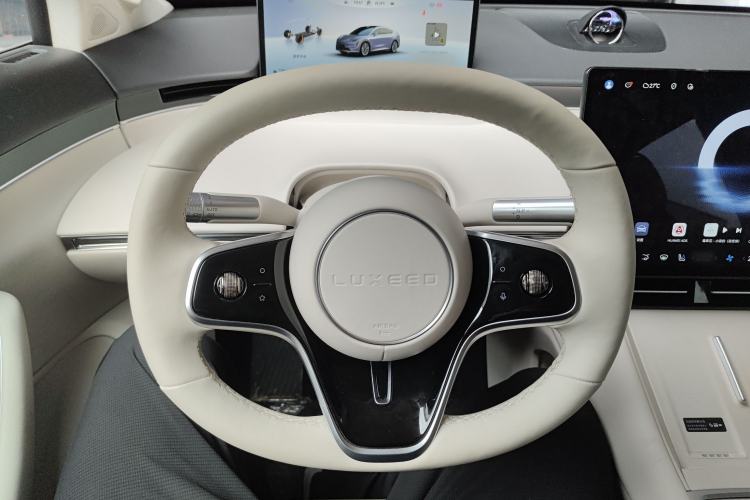 Used Hima Luxeed R7 2025 Extended-Range 331km Ultra Steering Wheel