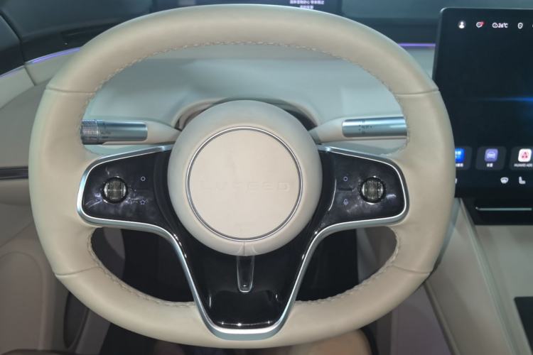 Used Hima Luxeed R7 2025 Range-Extended Version 251 km Max Steering Wheel