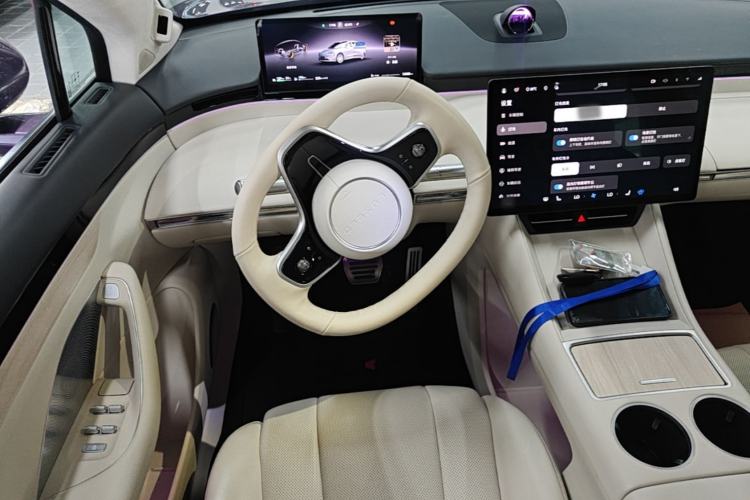 Used Hima Luxeed R7 2025 Range-Extended Version 251 km Max Steering Wheel