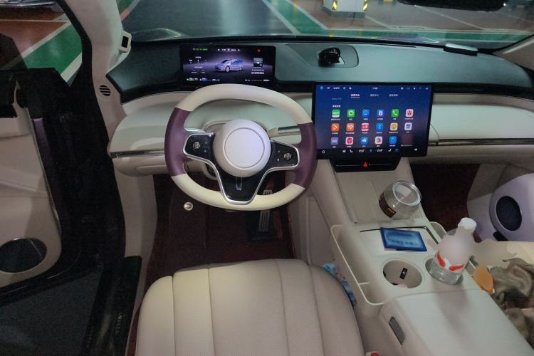 Used Hima Luxeed R7 2025 Range-Extended Version 251 km Max Steering Wheel