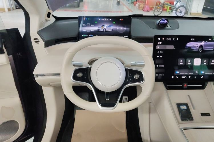 Used Hima Luxeed R7 2025 Range-Extended Version 251 km Max Steering Wheel