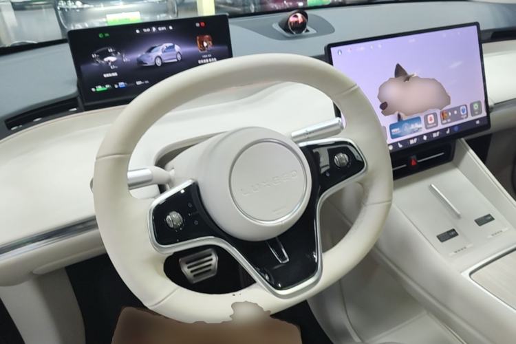 Used Hima Luxeed R7 2025 Range-Extended Version 251 km Max Steering Wheel