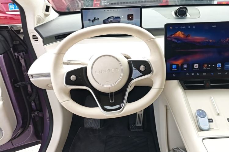 Used Hima Luxeed R7 2025 Extended-Range 331km Ultra Steering Wheel