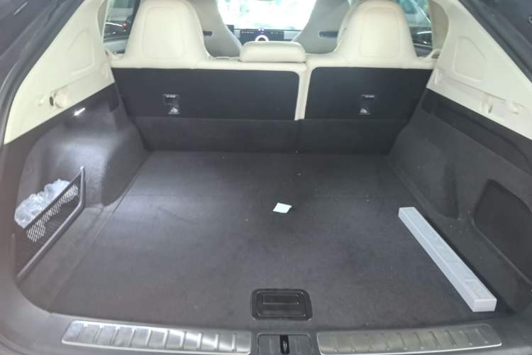 Used Hima Luxeed R7 2025 Range-Extended Version 251 km Max Trunk