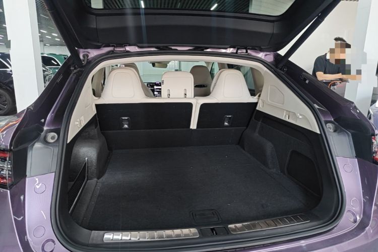 Used Hima Luxeed R7 2025 Range-Extended Version 251 km Max Trunk
