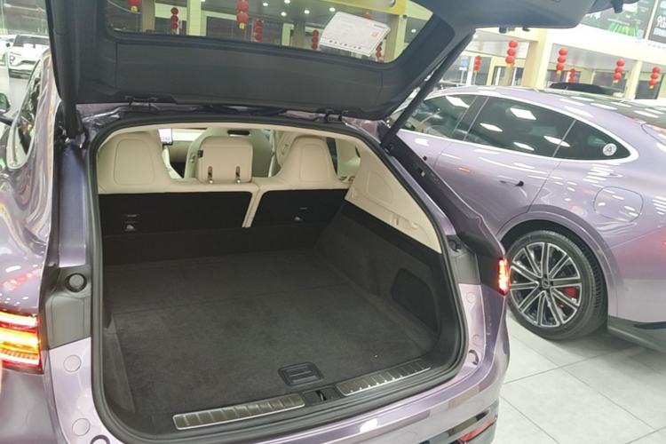 Used Hima Luxeed R7 2025 Range-Extended Version 251 km Max Trunk