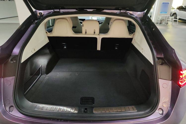 Used Hima Luxeed R7 2025 Range-Extended Version 251 km Max Trunk