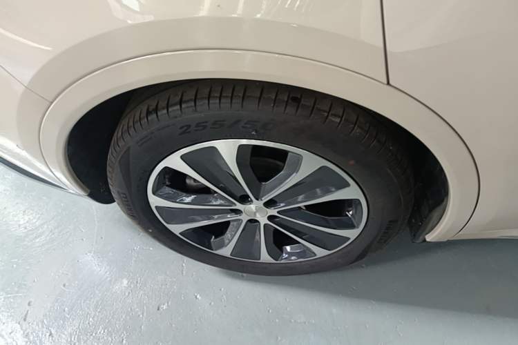 Used Hima Luxeed R7 2025 Range-Extended Version 251 km Max Right Rear Wheel Hub