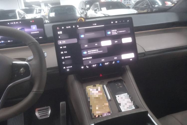 Used Hima Luxeed R7 2025 Range-Extended Version 251 km Max Audio And AC Panel