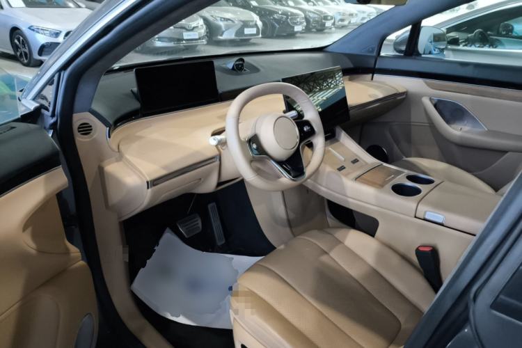 Used Hima Luxeed R7 2025 Extended-Range 331km Ultra Center Console